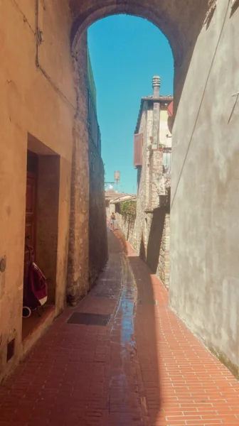 san gimignano, alley
